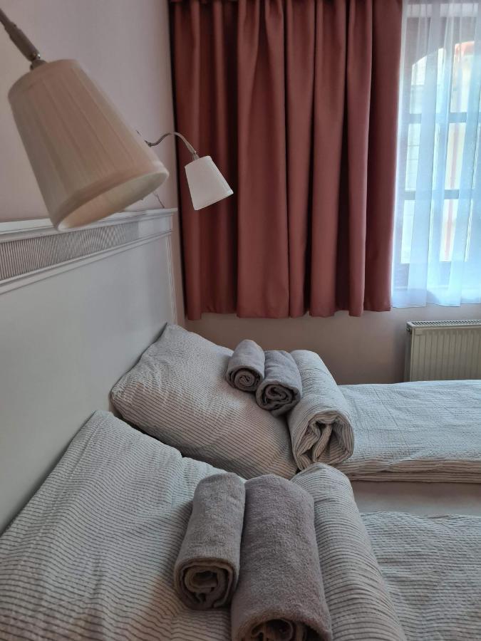 Palantir Panzio Bed & Breakfast Miskolc Exterior photo