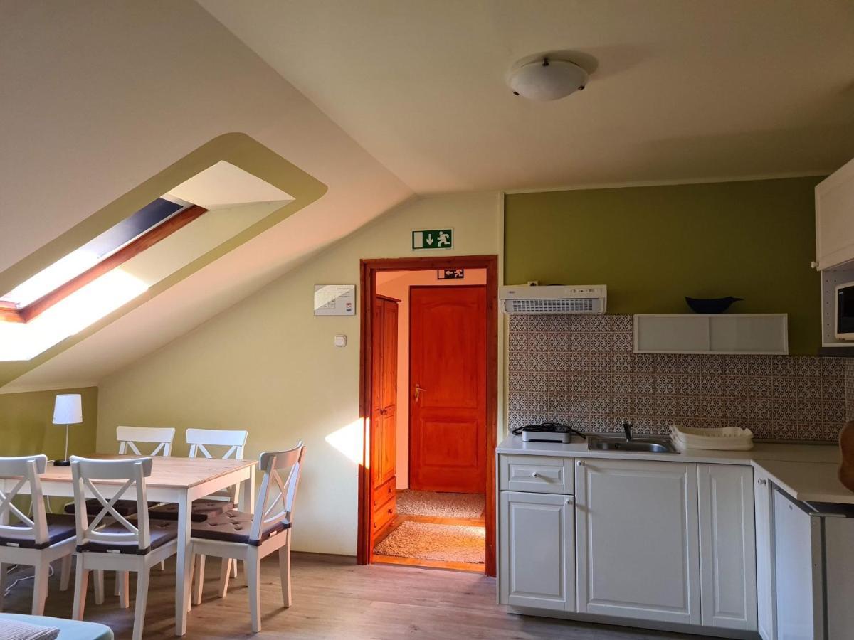 Palantir Panzio Bed & Breakfast Miskolc Exterior photo