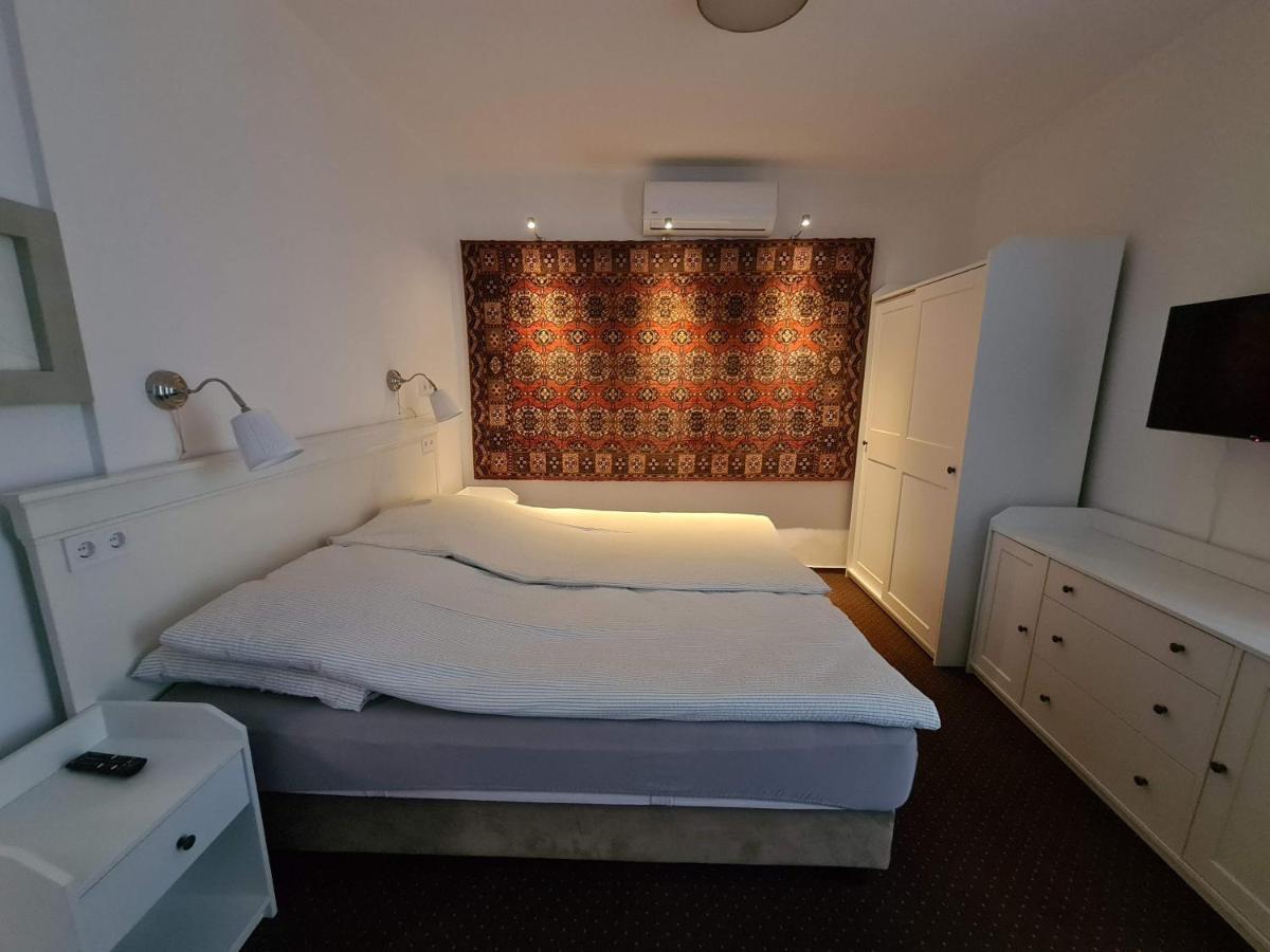 Palantir Panzio Bed & Breakfast Miskolc Exterior photo