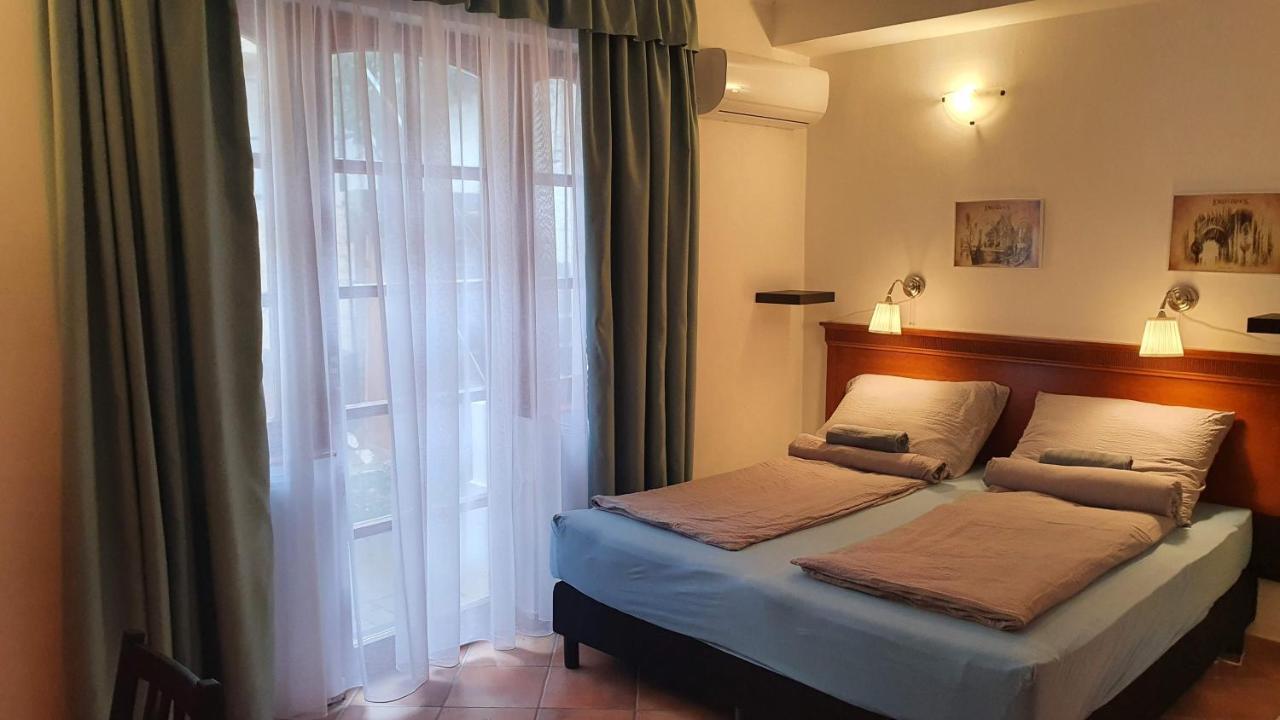 Palantir Panzio Bed & Breakfast Miskolc Exterior photo