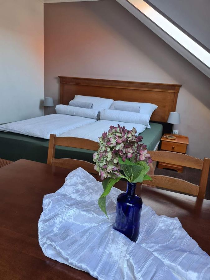 Palantir Panzio Bed & Breakfast Miskolc Exterior photo